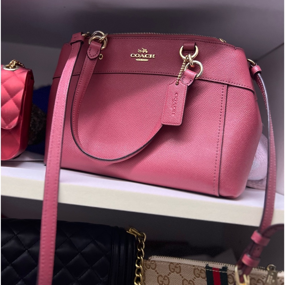 Pink coach used purse, like new.
